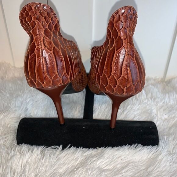 NWOT Bertinni Embossed Heels  - Picture 7 of 10